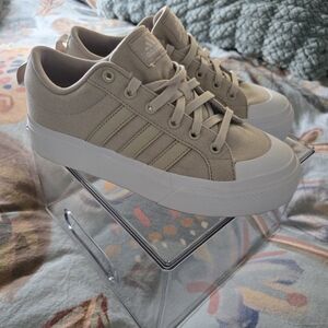 adidas Women's Bravada 2.0 Platform Sneaker 8.5